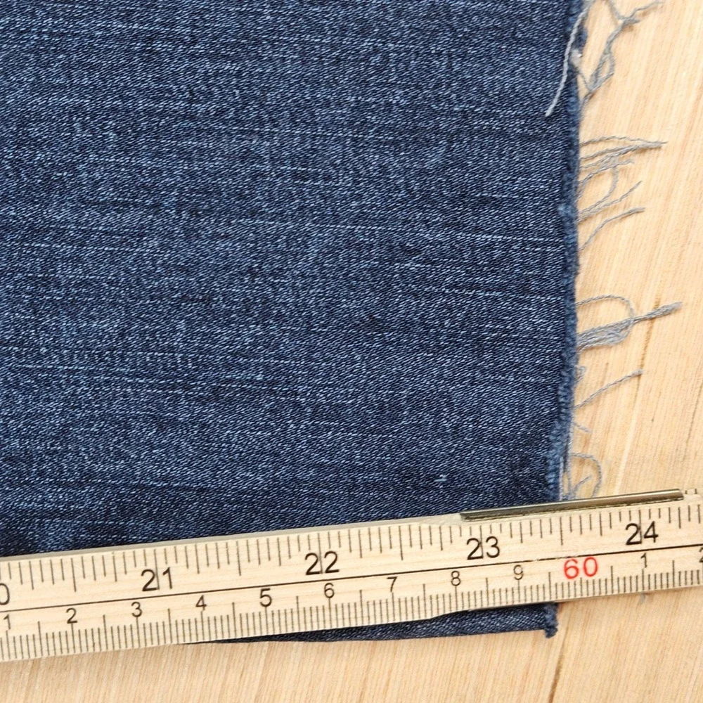 Signature by Levi Strauss Totally Shaping‎ Skinny Women 30x23 Blue Raw Hem Denim